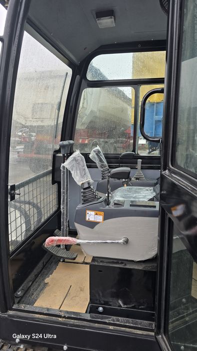 Продаємо мініекскаватор  Huayee HY30 2025