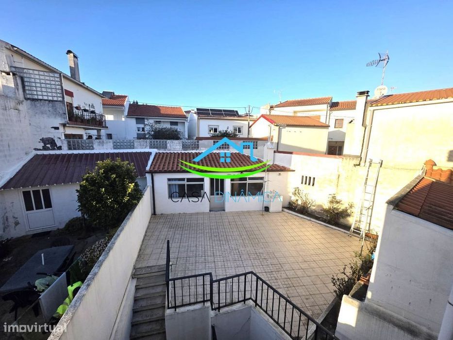 Moradia T4 com Garagem e Terraço em Tavarede