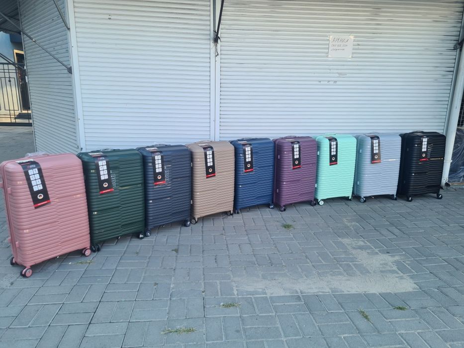 Валіза чемодан поліпропілен пластик