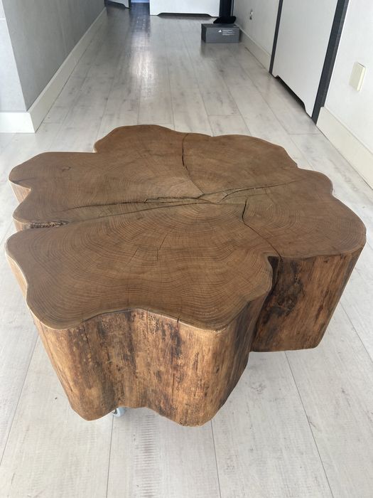 Stolik kawowy lub do recepcji firmy