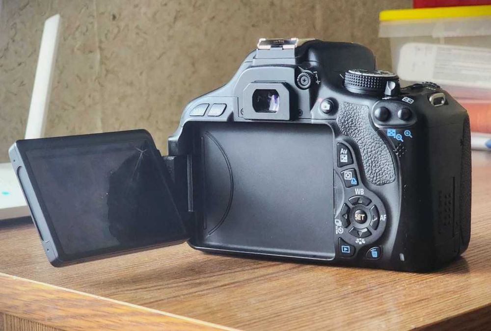 Canon EOS 600D +великий комплект