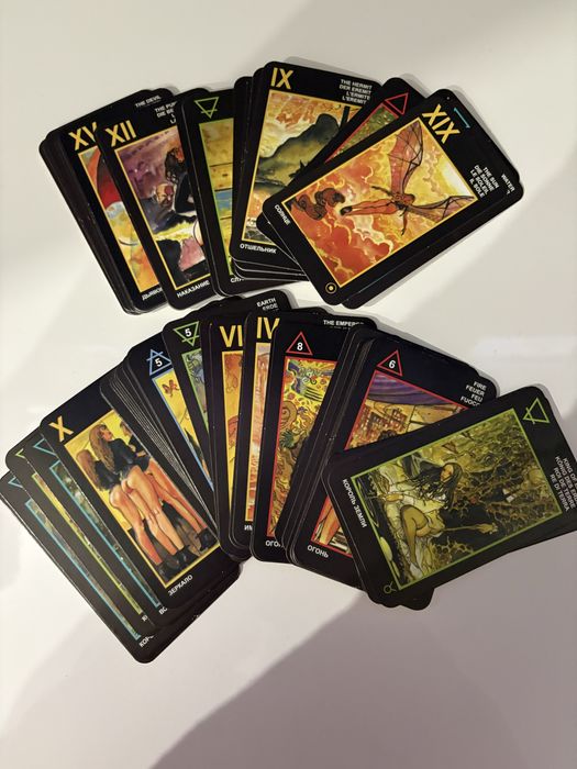 Таро Манара. Бу, стан новий. Оригінал