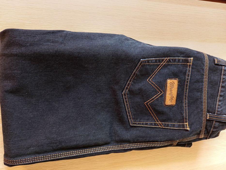 Продам джинси вранглер