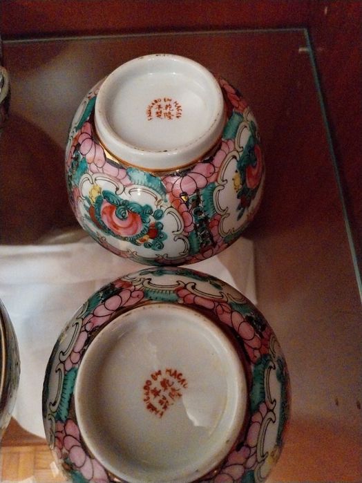 Seis taças em porcelana de Macau