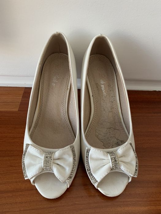 Sapatos Clássicos de Salto - Brancos