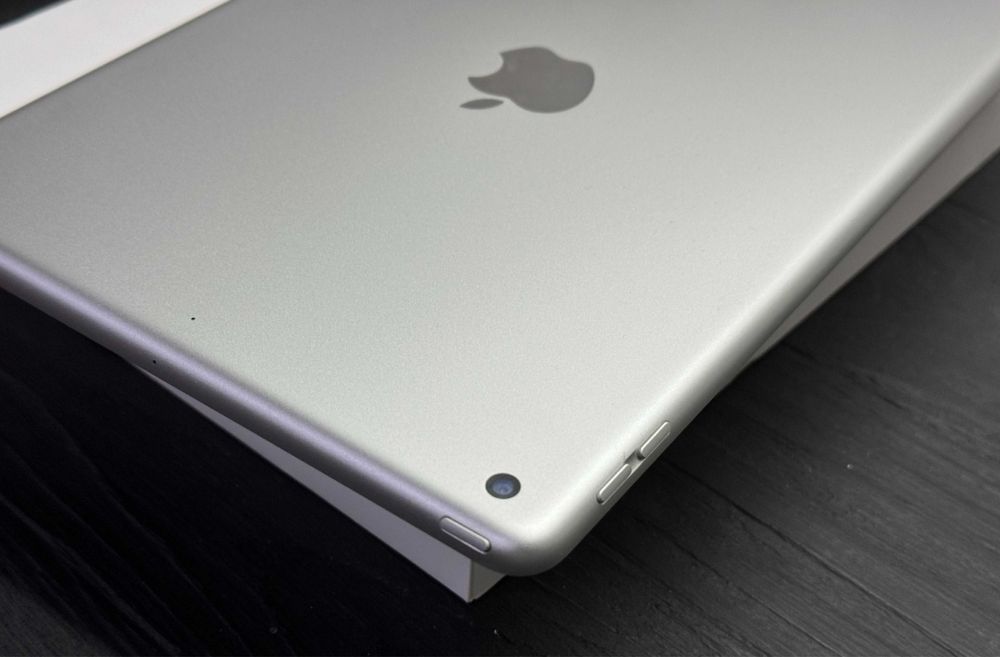 Планшет Apple iPad 9 10.2 (2021) 64gb Wi-Fi в идеальном состоянии