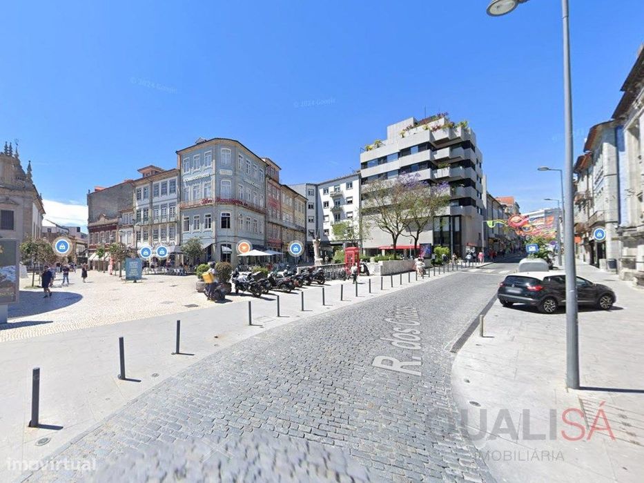 Apartamento T1 com varanda em prédio novo no centro histórico de Br...