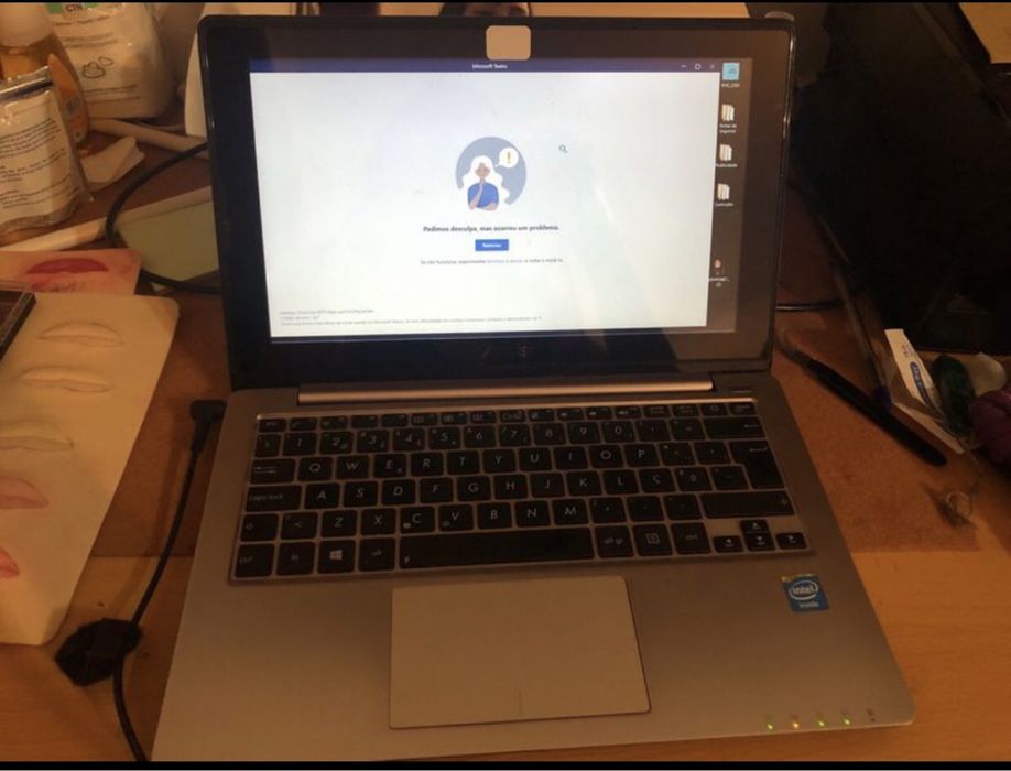 ASUS Laptop with Touchscreen64552703670274122
