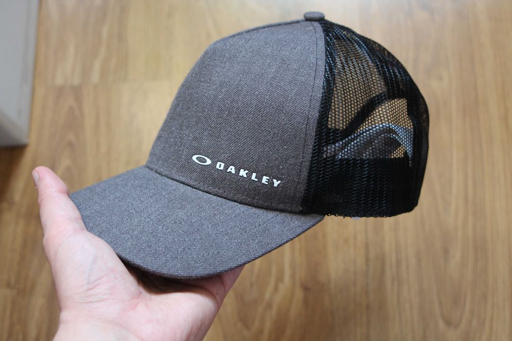 Оригинальная кепка-тракер унисекс бейсболка Oakley Chalten Cap
