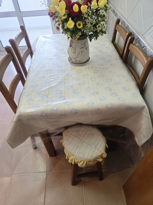 Mesa de refeições e Cadeiras para Cozinha