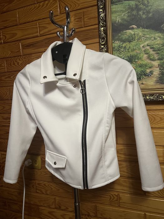 Матеріал: • Колір: білий • Розмір: 146 • Стан: новий