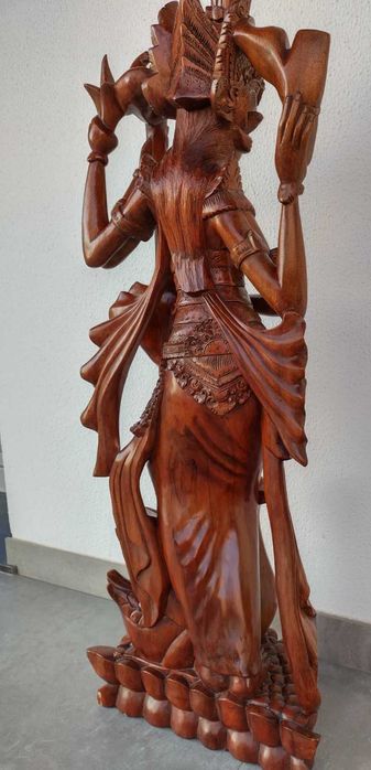 Estátua/escultura/figura Saraswati - deusa hindu (madeira de mogno)