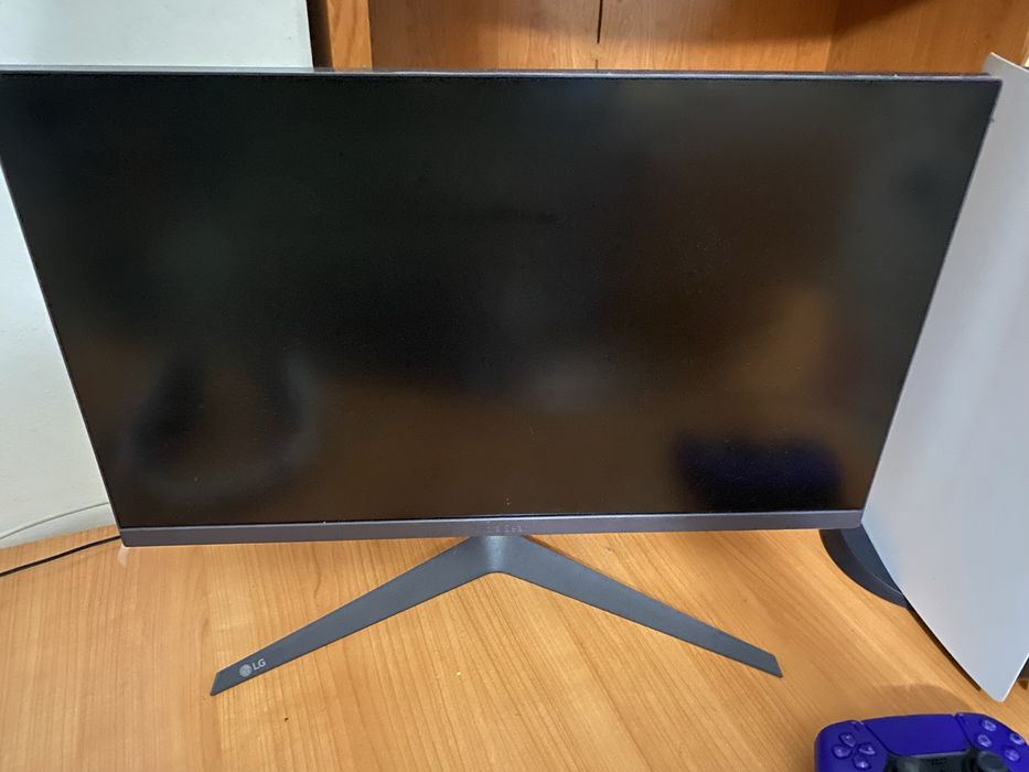 PS5 825GB + Monitor LG Gaming 24” + Comando + Headset – Tudo como novo