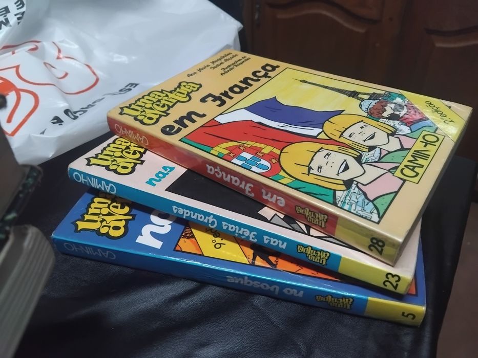 três volumes da Editorial Caminho: "uma aventura"