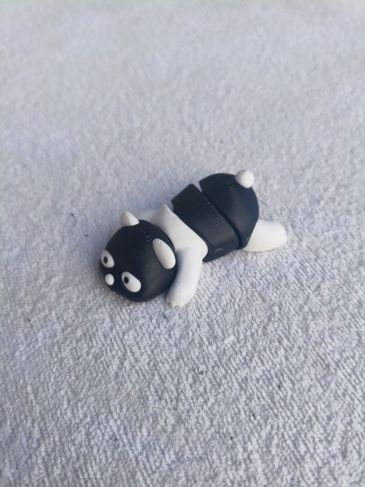 Panda articulado colecionável — mexe-se todo!