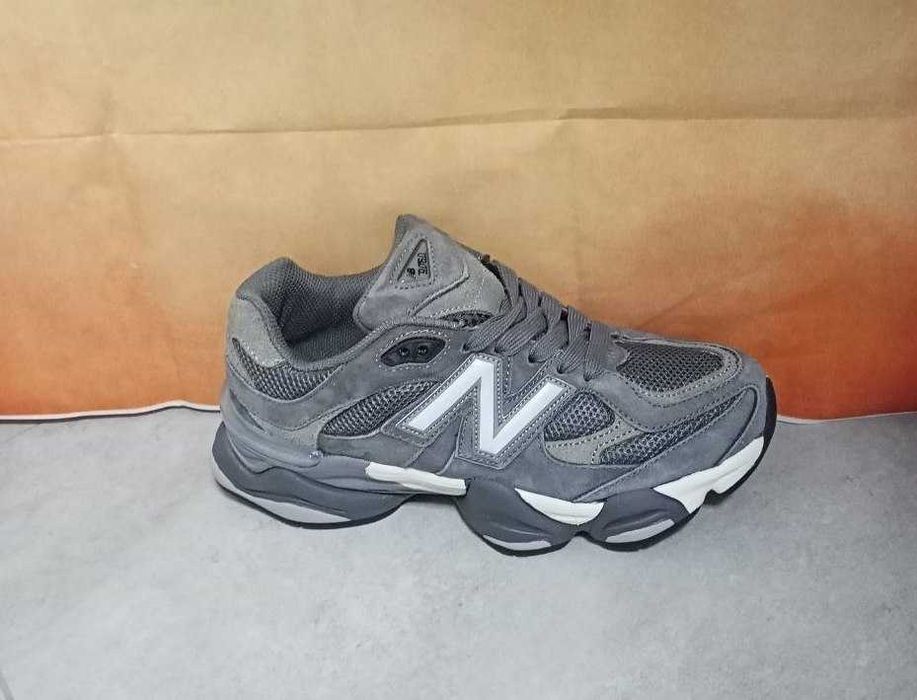 Женские кроссовки New Balance 9060