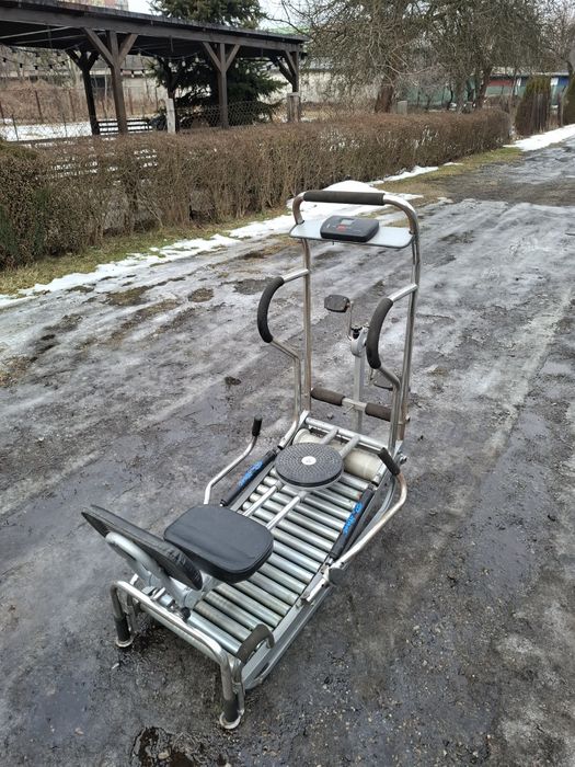 Bieżnia z rowerem, wioślarzem i twisterem  Transport Wniesienie