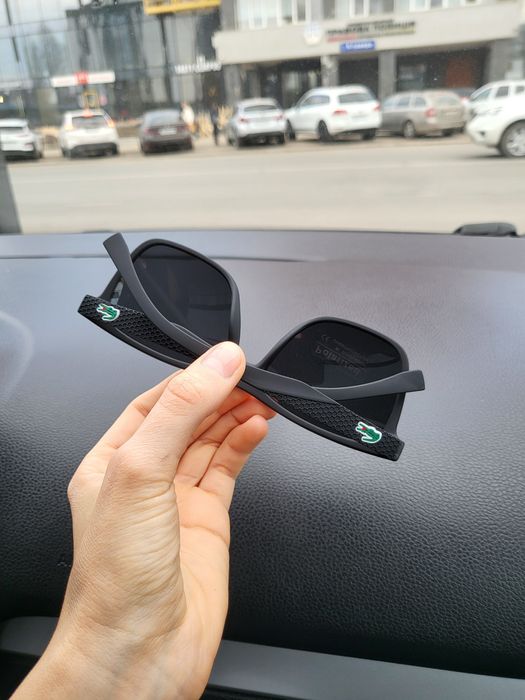 Lacoste чоловічі окуляри сонцезахисні Чорна лінза