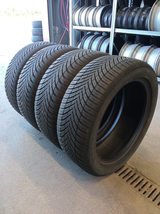 Komplet opon 225/50R18 99W  Toyo Celsius AS2