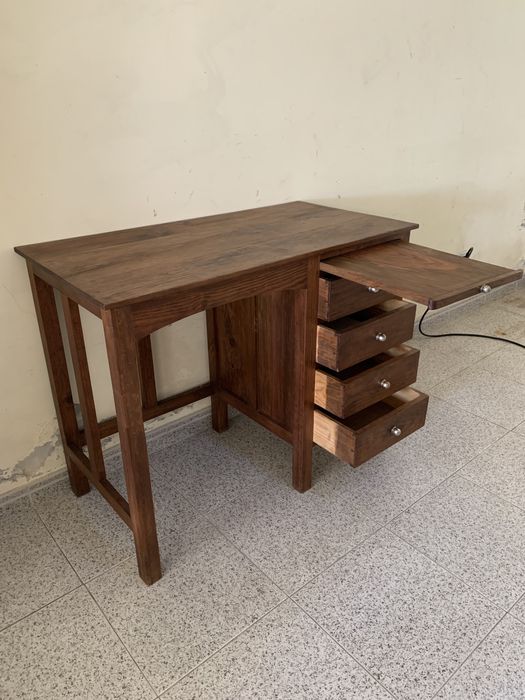 Secretária de madeira + cadeira