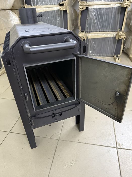 Піч буржуйка на дровах опалення котел