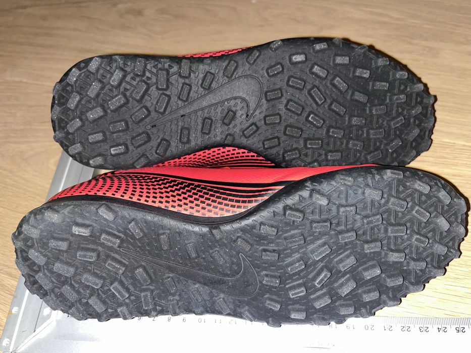 Buty piłkarskie turfy Nike 39