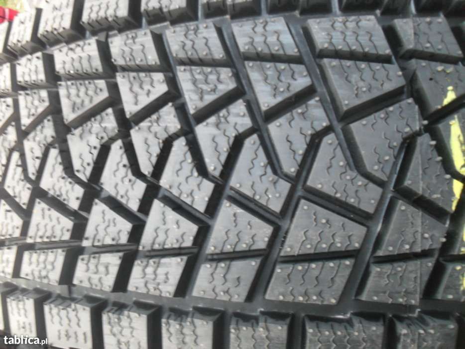 Opony zimowe SUV 4x4 235/65R17 DMZ3 NORDIC bieżnik , kopia BRIDGESTONE