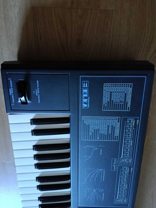 Sintetizador Elka EK-44