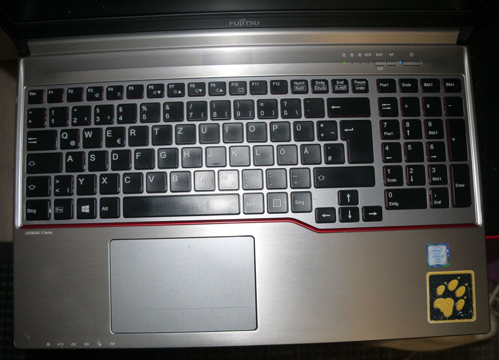 Ноутбук Fujitsu Lifebook E756 15.6" FHD i5-6300U DDR4 8 Gb SSD 120 Gb