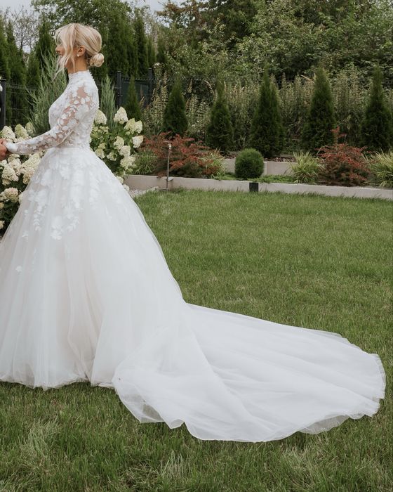 Luksusowa suknia ślubna Demetrios | Paris Hilton style | Princessa