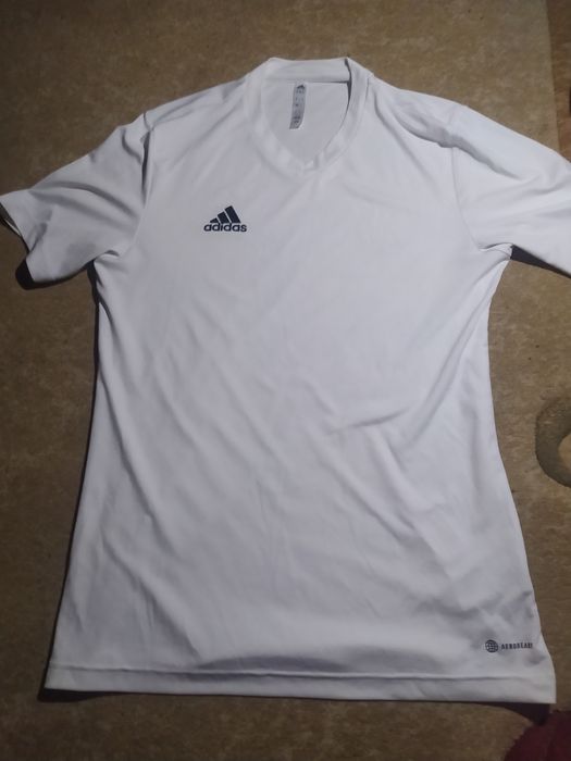 Футболка adidas у чудовому стані