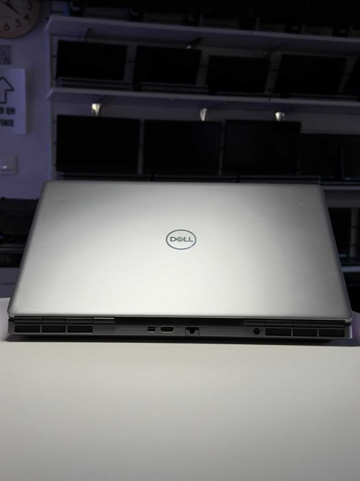 Laptop Gamingowy Dell Precision 7750 [17"] i7-10gen 32GB RAM 1TB SSD | NVIDIA RTX 3000 | FullHD IPS