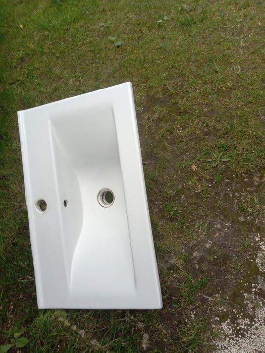 Umywalka 63 x 38 cm