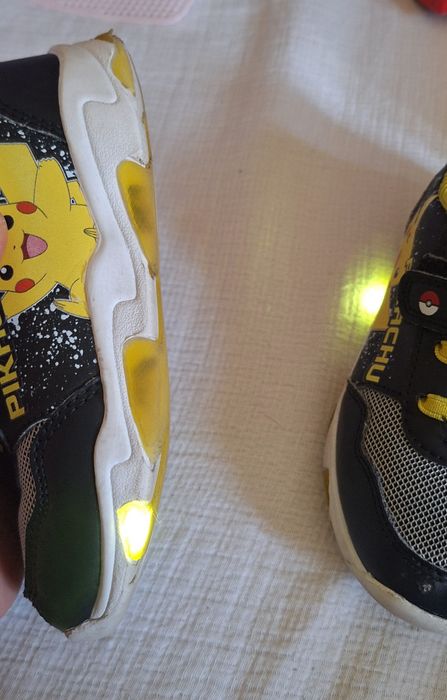 Sapatilhas Pikachu - Criança - Tamanho 27