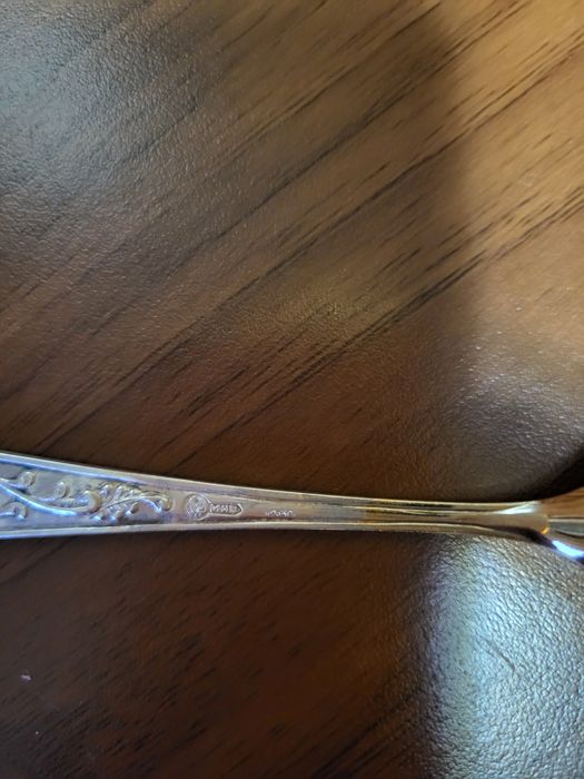 Новый набор,родная пластиковая коробка.Вилки мельхиор б/у 6шт.480грн