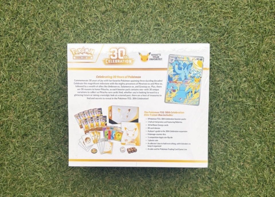 Elite Trainer Box (ETB) - 30.º Aniversário Pokémon