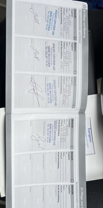 Автомобіль Volvo V60