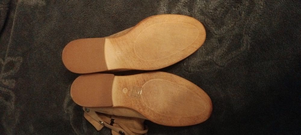 Botki, kozaczki beżowe, zamszowe, ocieplane rozm. 41