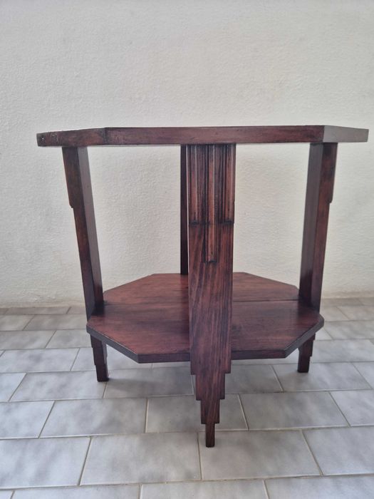 Mesa em Madeira Rústica