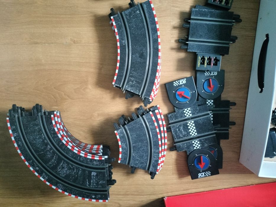 Pista scx com carros e peças extras