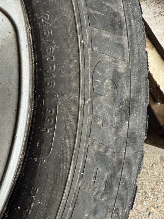Продам зимову гуму R16