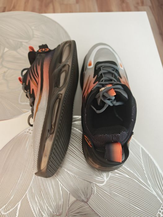 Buty sportowe. Używane 2 godziny . Rozmiar 42