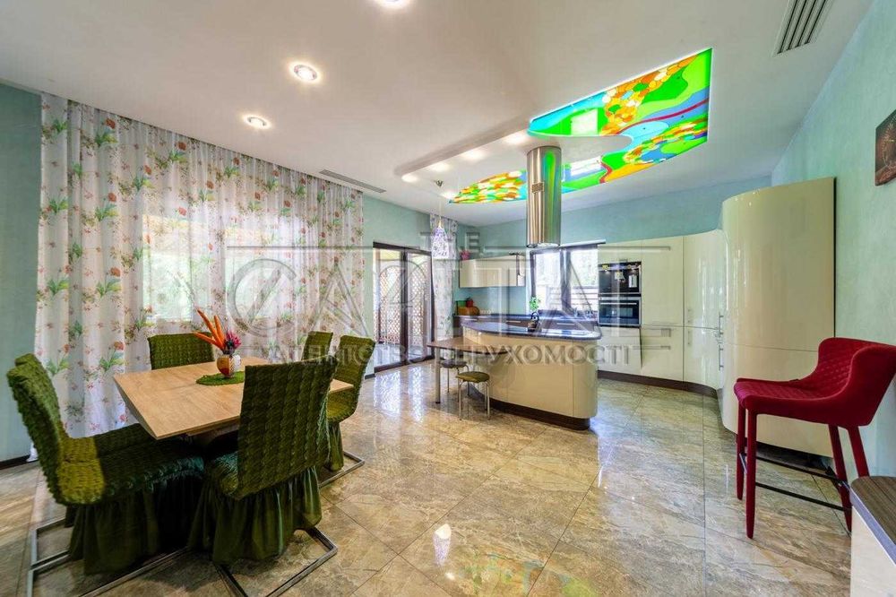 Здається в оренду будинок з каміном 400м2 в Білогородці 25 соток