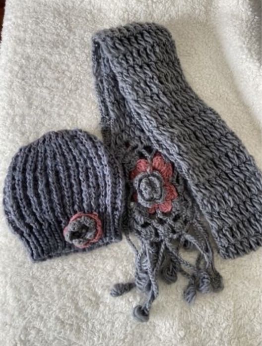 Vendo conjunto gorro e cachecol
