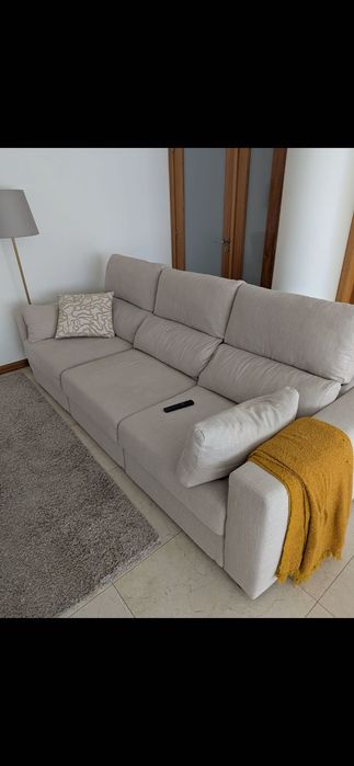 Sofá de 3 lugares com chaise longe