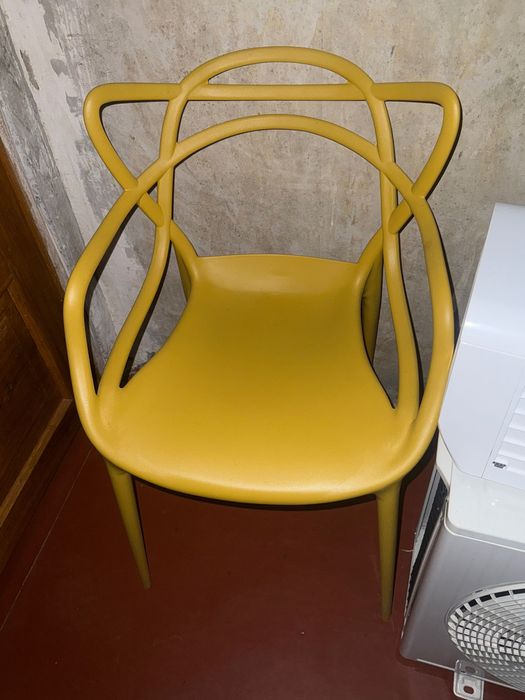 Стілець жовтий за 2 шт