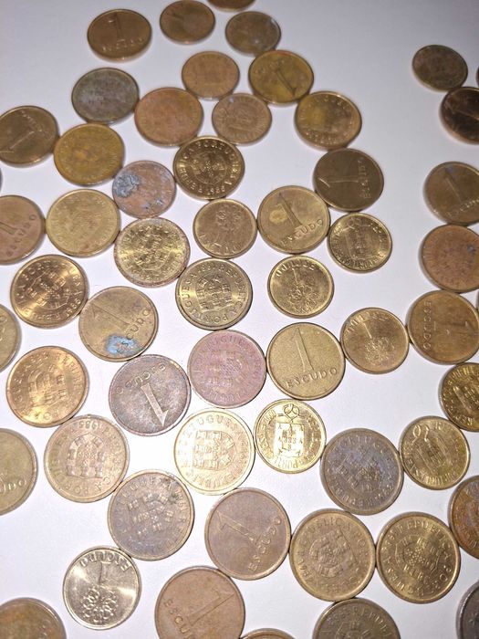 Colecção de 213 moedas antigas vários países