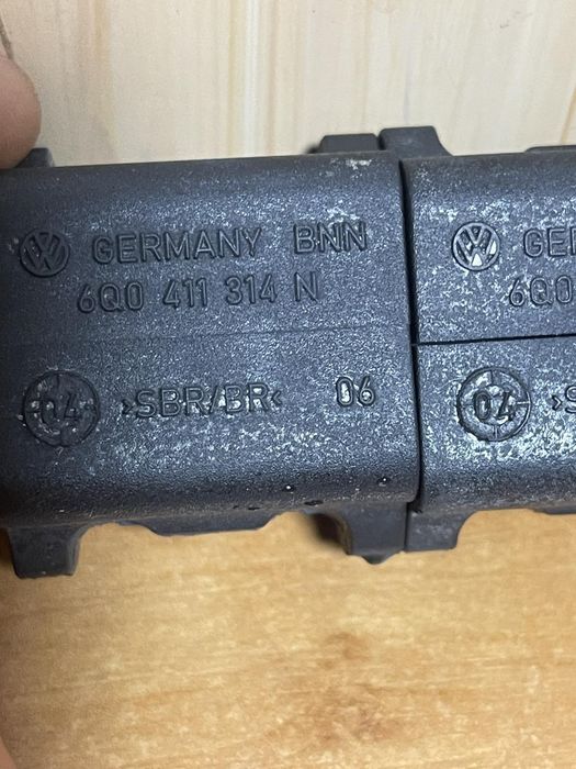 Втулки стабилизатора Skoda Fabia 1, VW Polo sedan