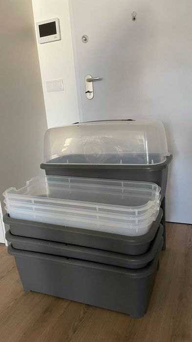 Quantidade 4, Horta urbana com estufa de 52 litros em polipropileno 77 x 38 x 82 cm cor cinza