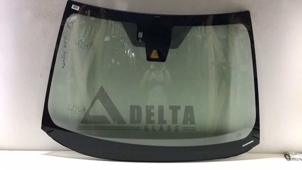 Автоскло на Toyota Camry CH-R Rav-4 LandCruiser Avalon Prius Avensis